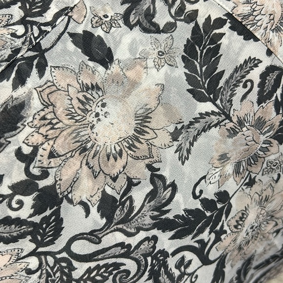 LOFT size M long sleeve blouse - Picture 3 of 4